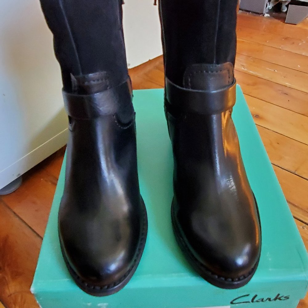Clarks women's heeled boots size 6.5